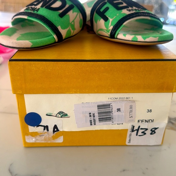 Authentic Fendi Women’s Signature Canvas Slide Sandals in Green size 38 - Picture 6 of 6